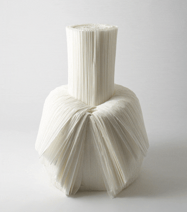 The pleats give the paper sheets elasticity as well as structural resistance The pleats give the paper sheets elasticity as well as structural resistance