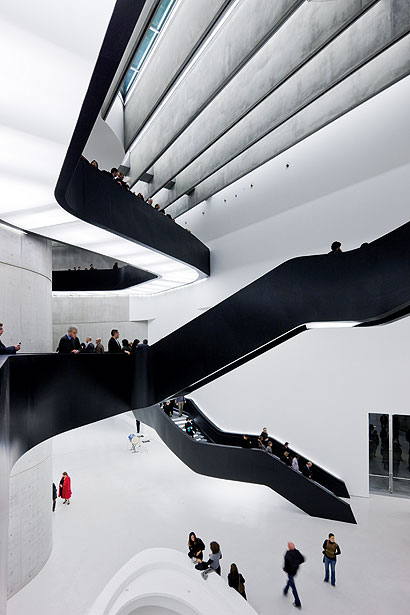 MAXXI Rome ZHA 8374 rt