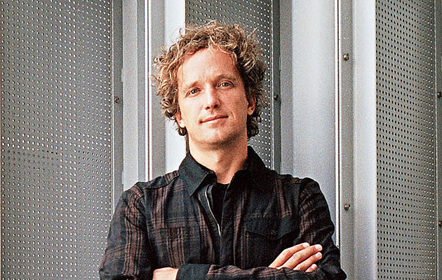 icon087-front-yvesbehar-main
