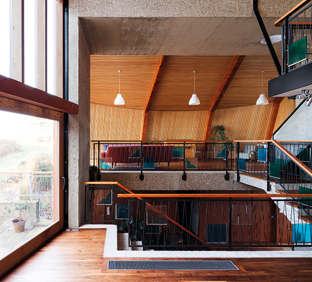 Houseboat 5