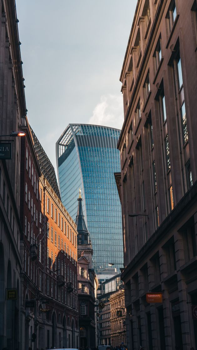 WALKIE TALKIE IN LONDON ICON