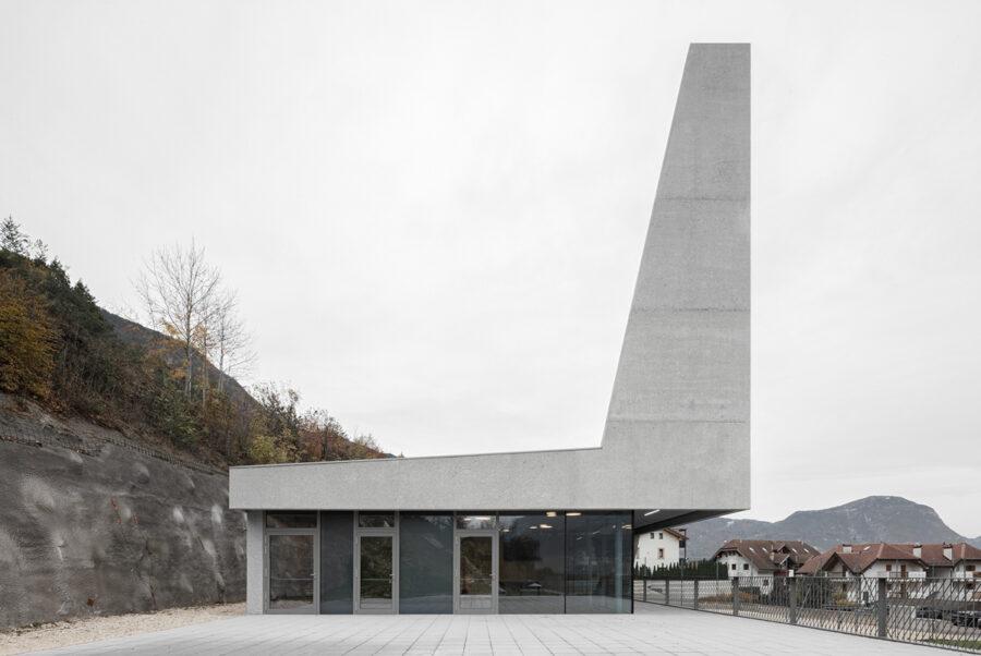 Fieldhouse MoDus Architects South Tyrol exterior architecture