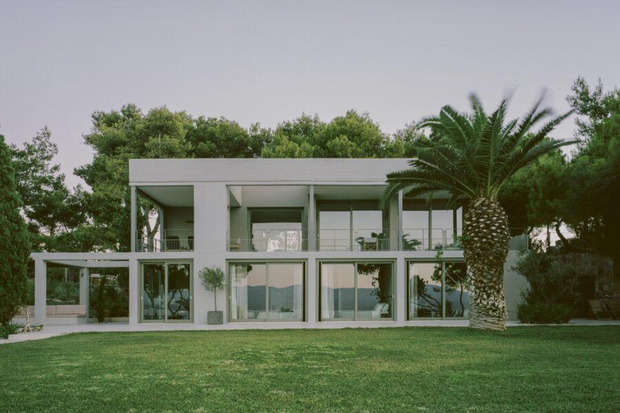 Nikos Hadjimichalis villa Greece Neiheiser Argyros architecture exterior facade
