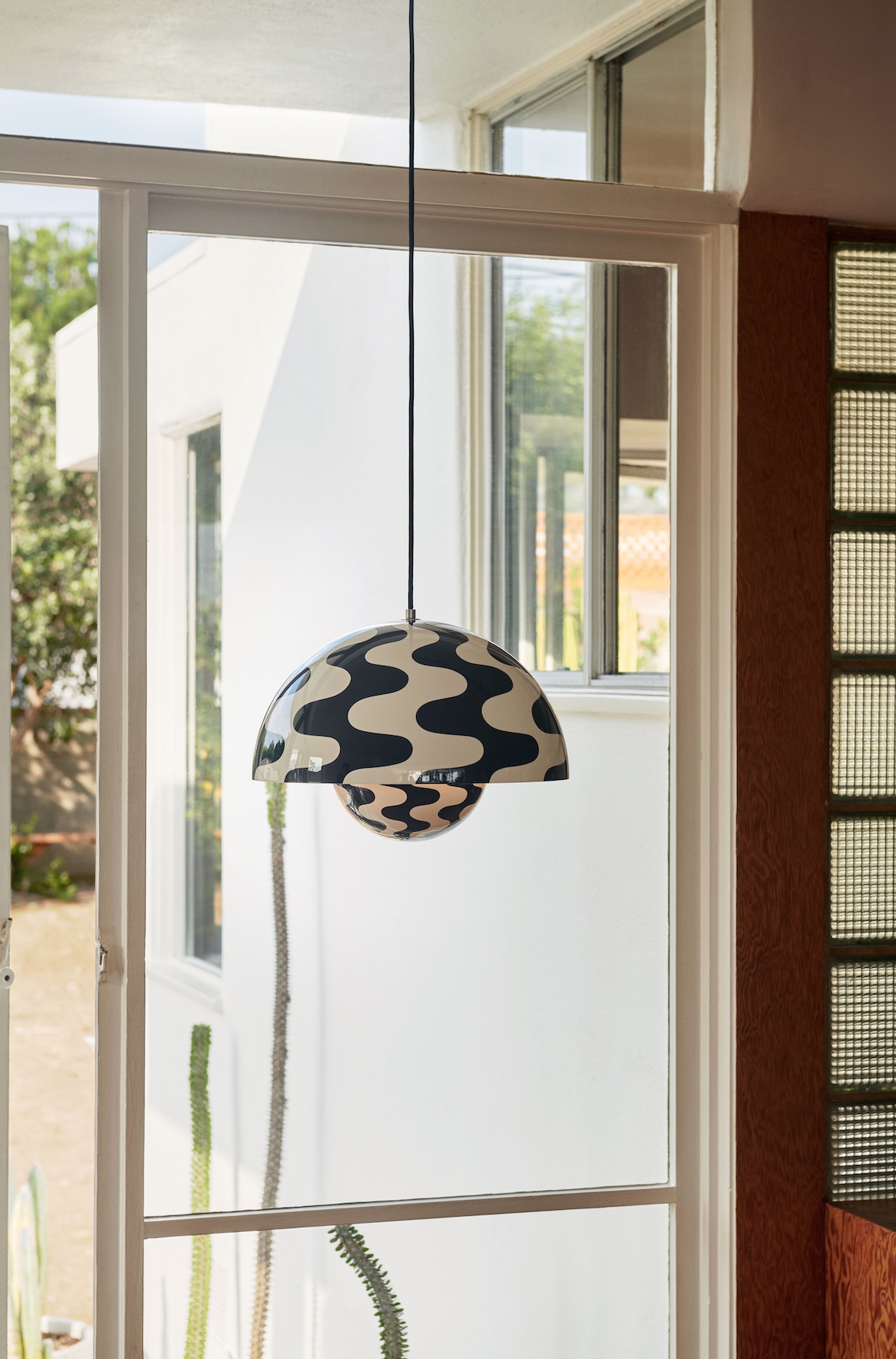 &Tradition Flowerpot lamp pendant wave pattern