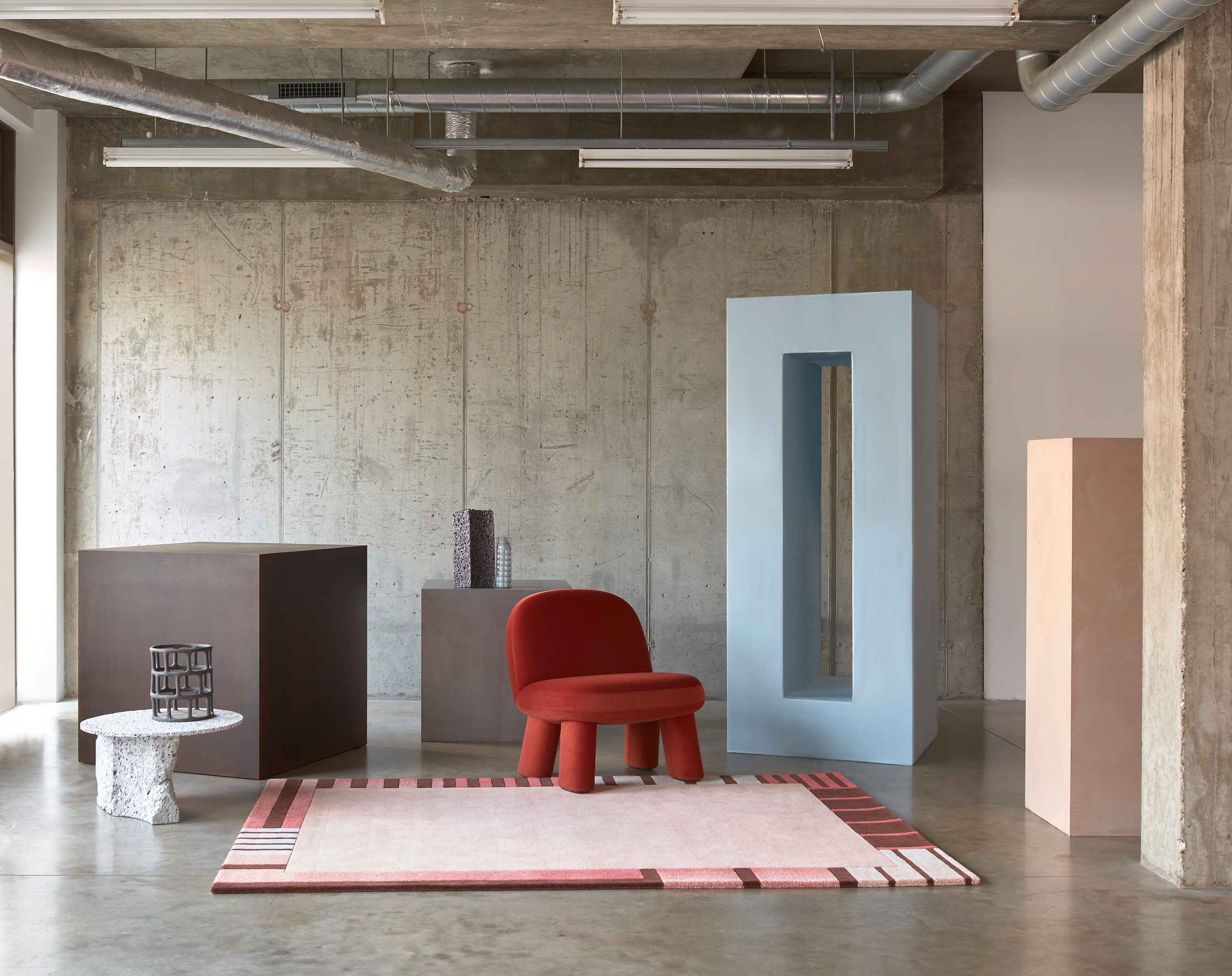 FLOOR_STORY Curb rug colourful red chair