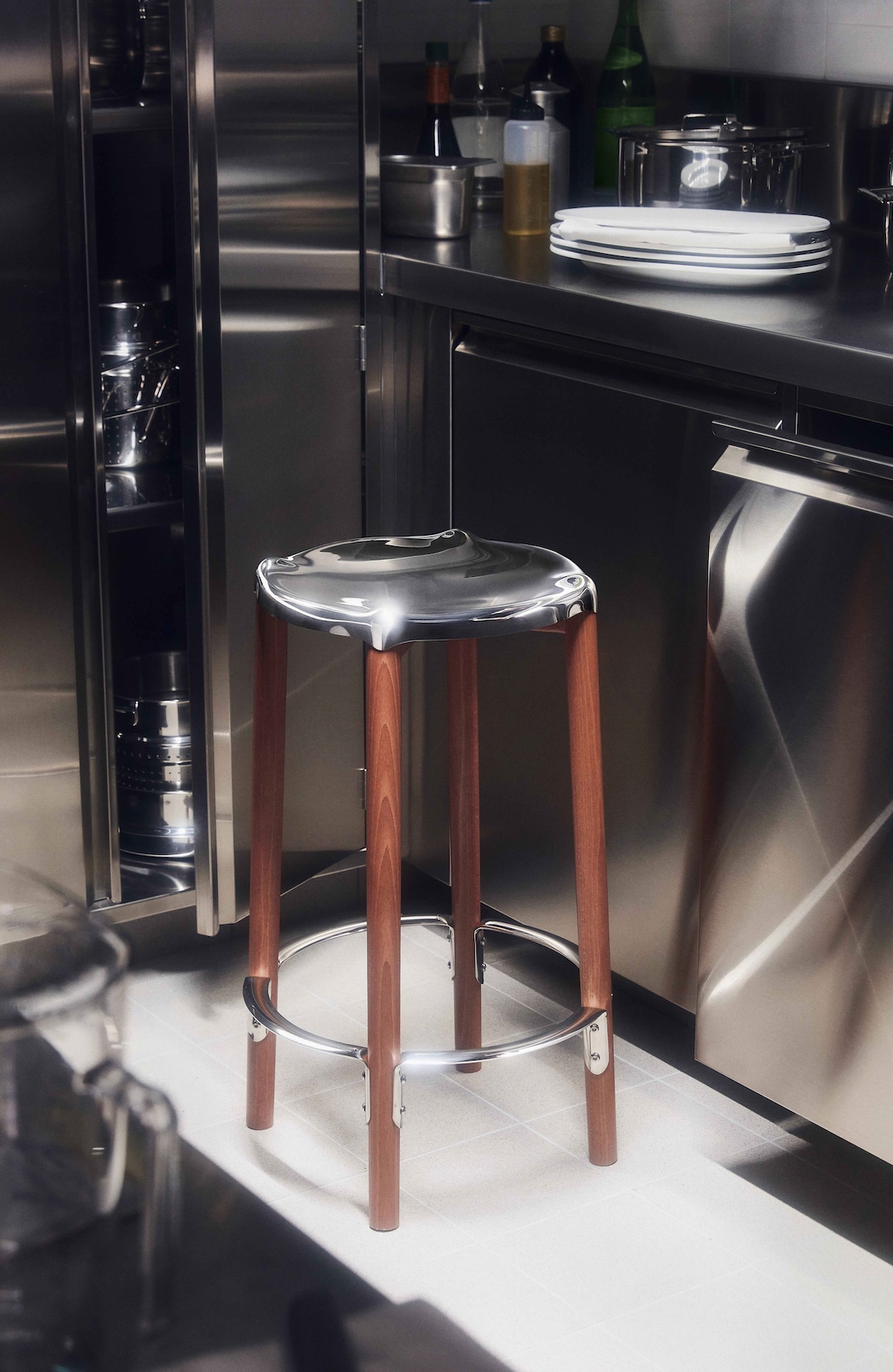 Poêle Collection Alessi stainless steel wood chair Philippe Starck 