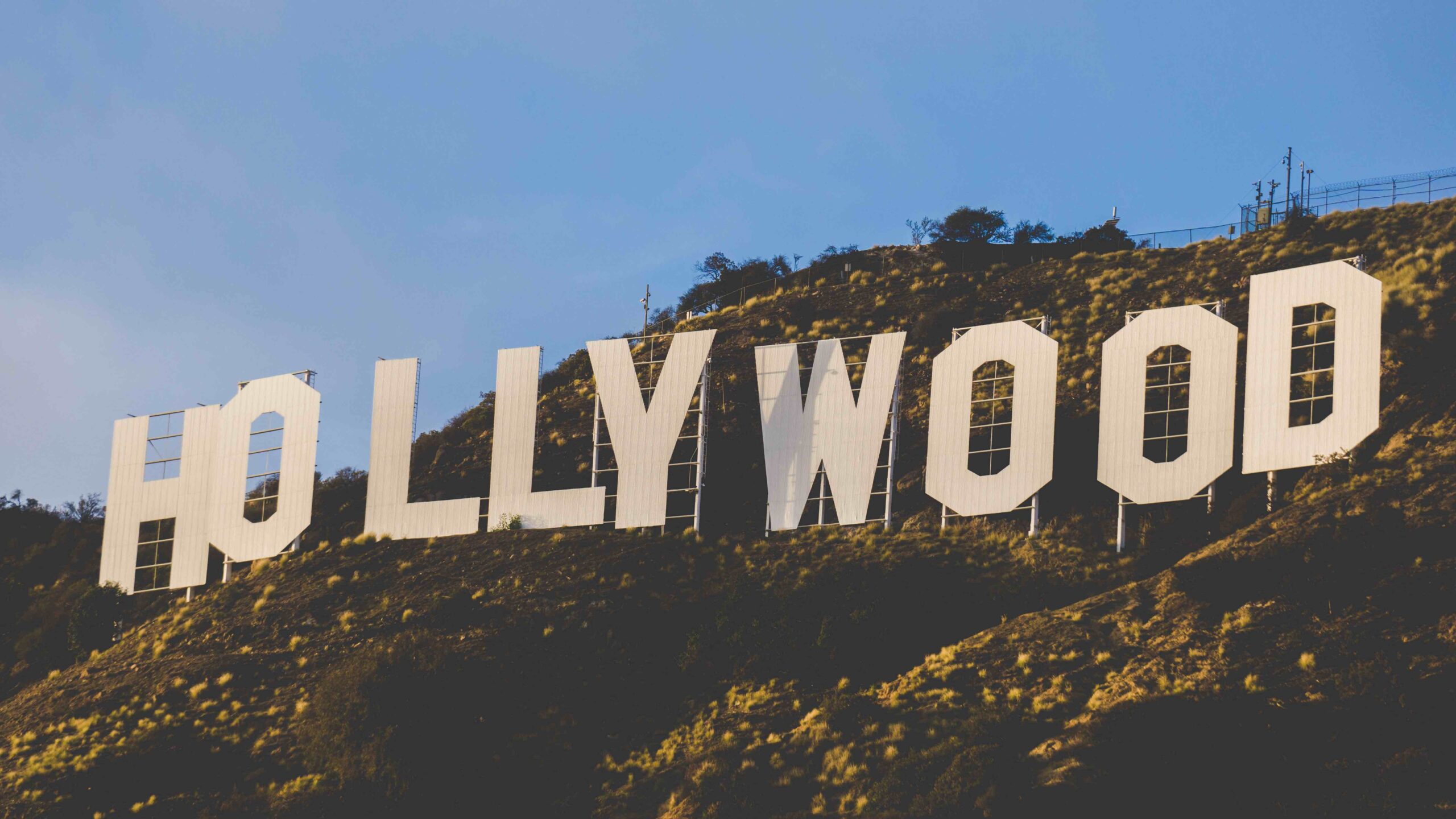 Hollywood sign extra white colour