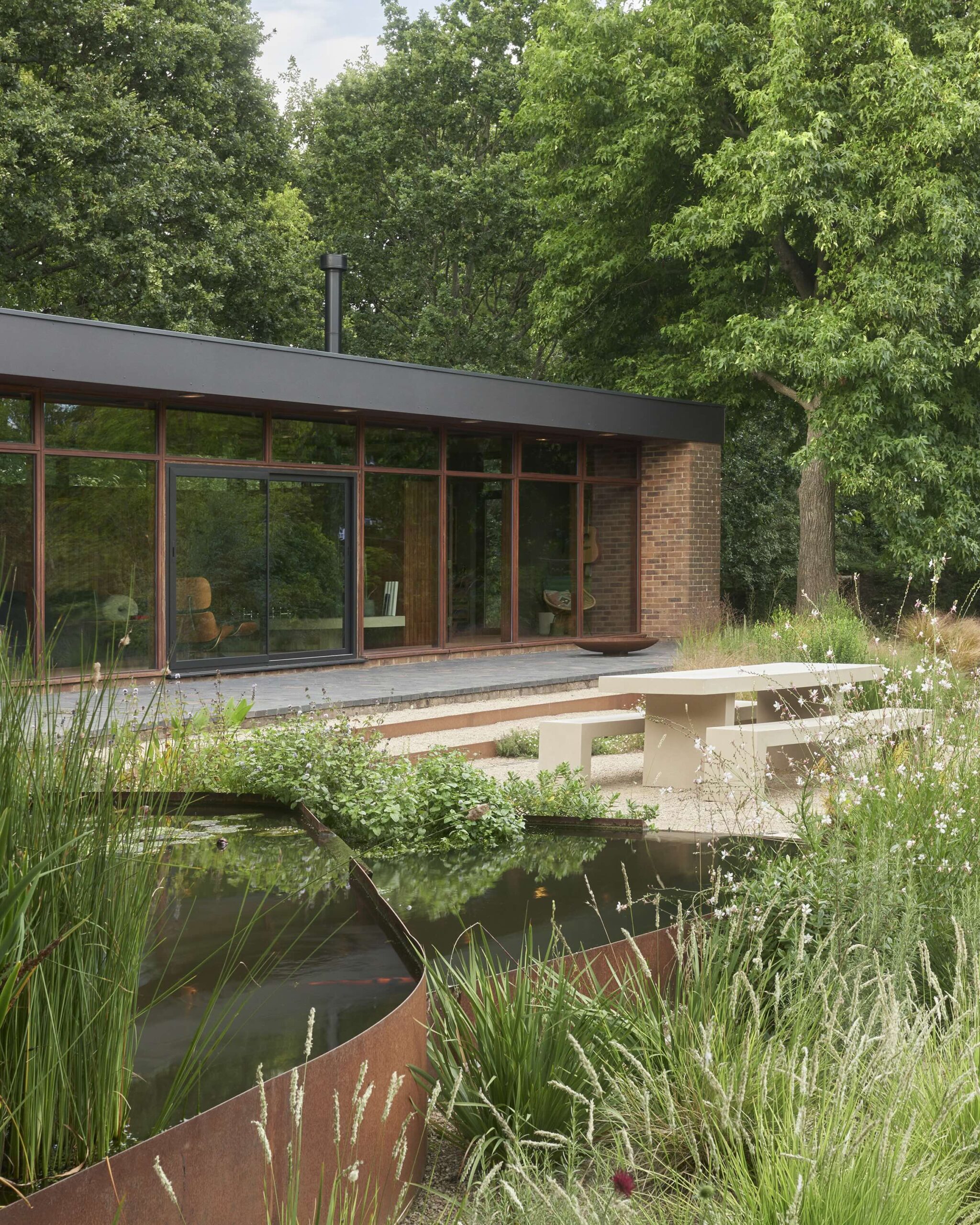TH House garden